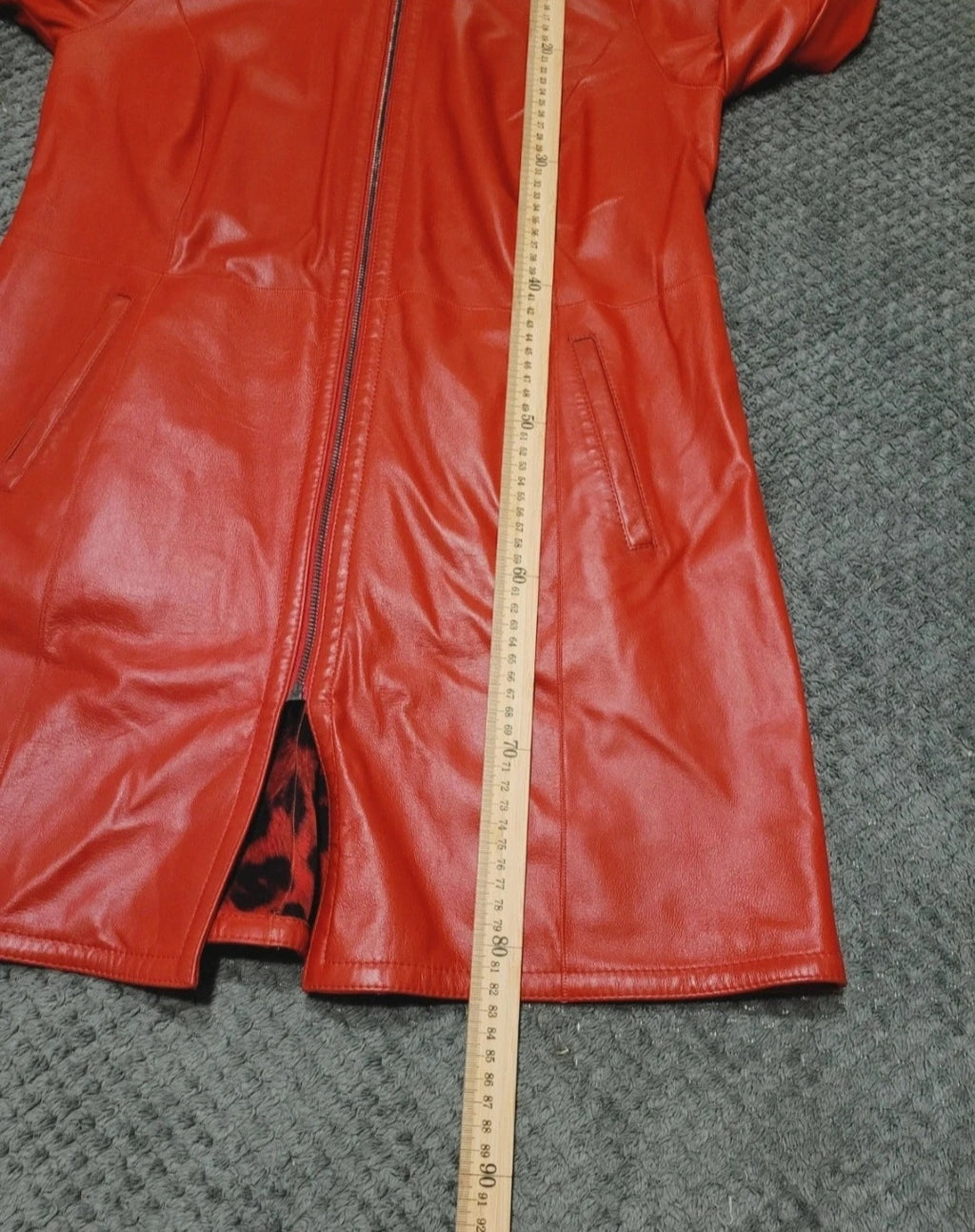 Veste Manteau en Cuir de Chèvre Rouge Réversible Léopard – AKHESA France | Taille L