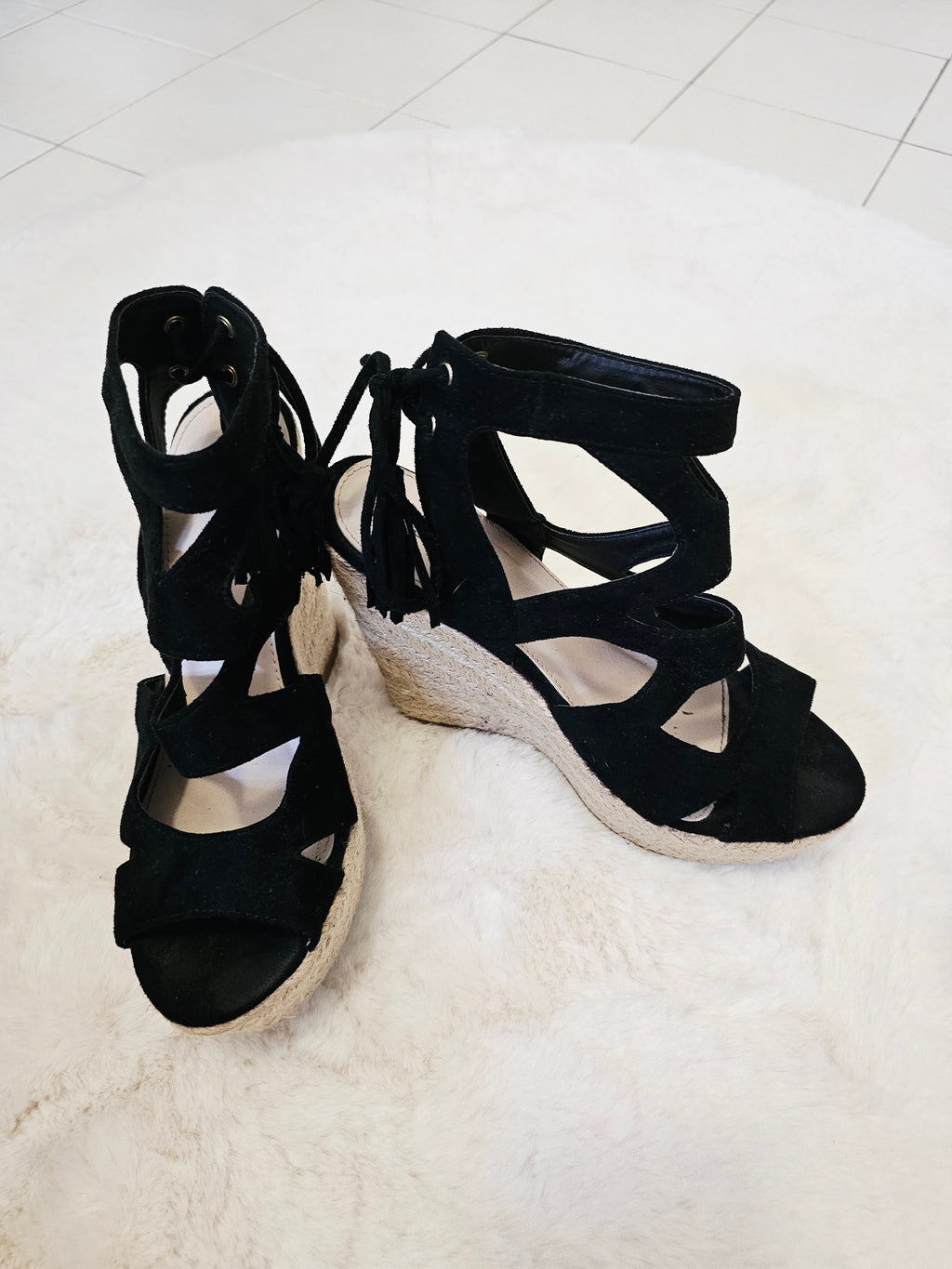 Sandales Compensées Style Espadrilles en Suédine Noire – QUEEN VIVI | Pointure 39