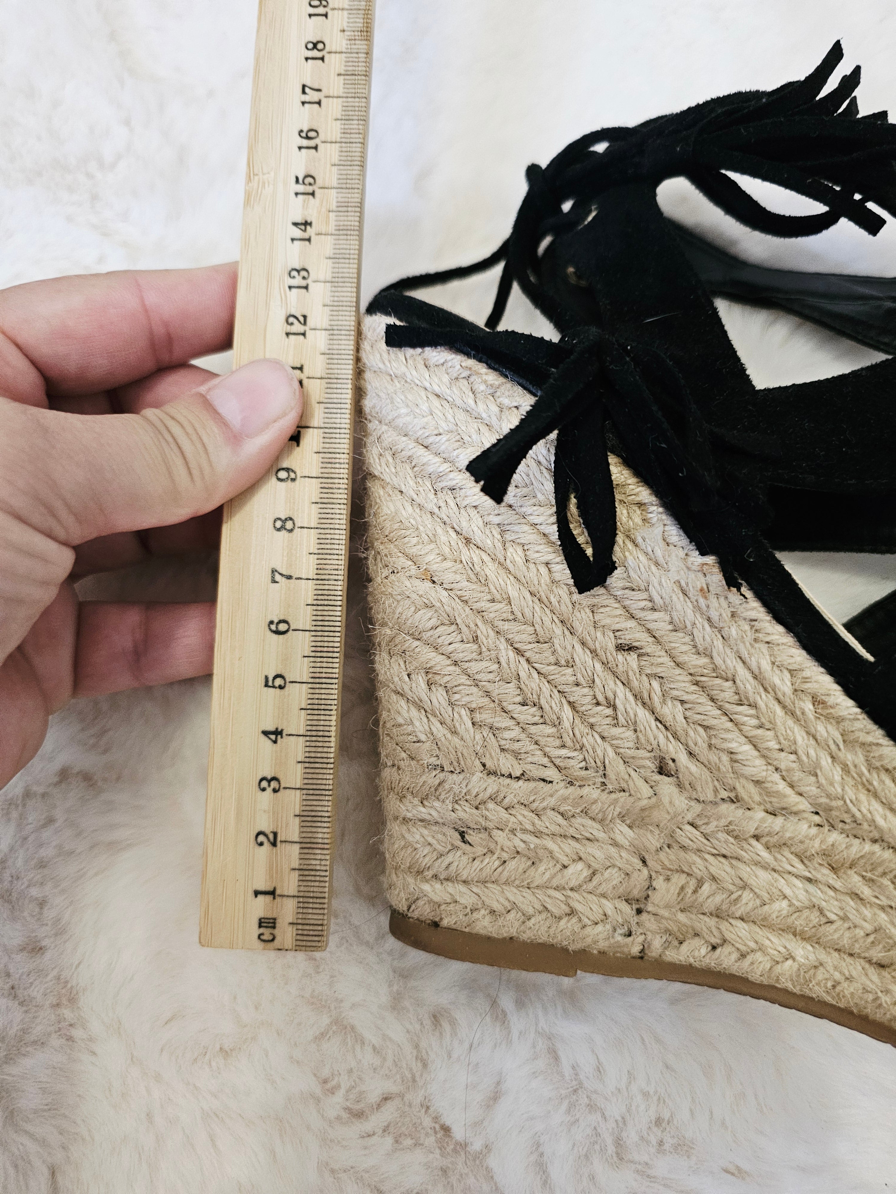 Sandales Compensées Style Espadrilles en Suédine Noire – QUEEN VIVI | Pointure 39