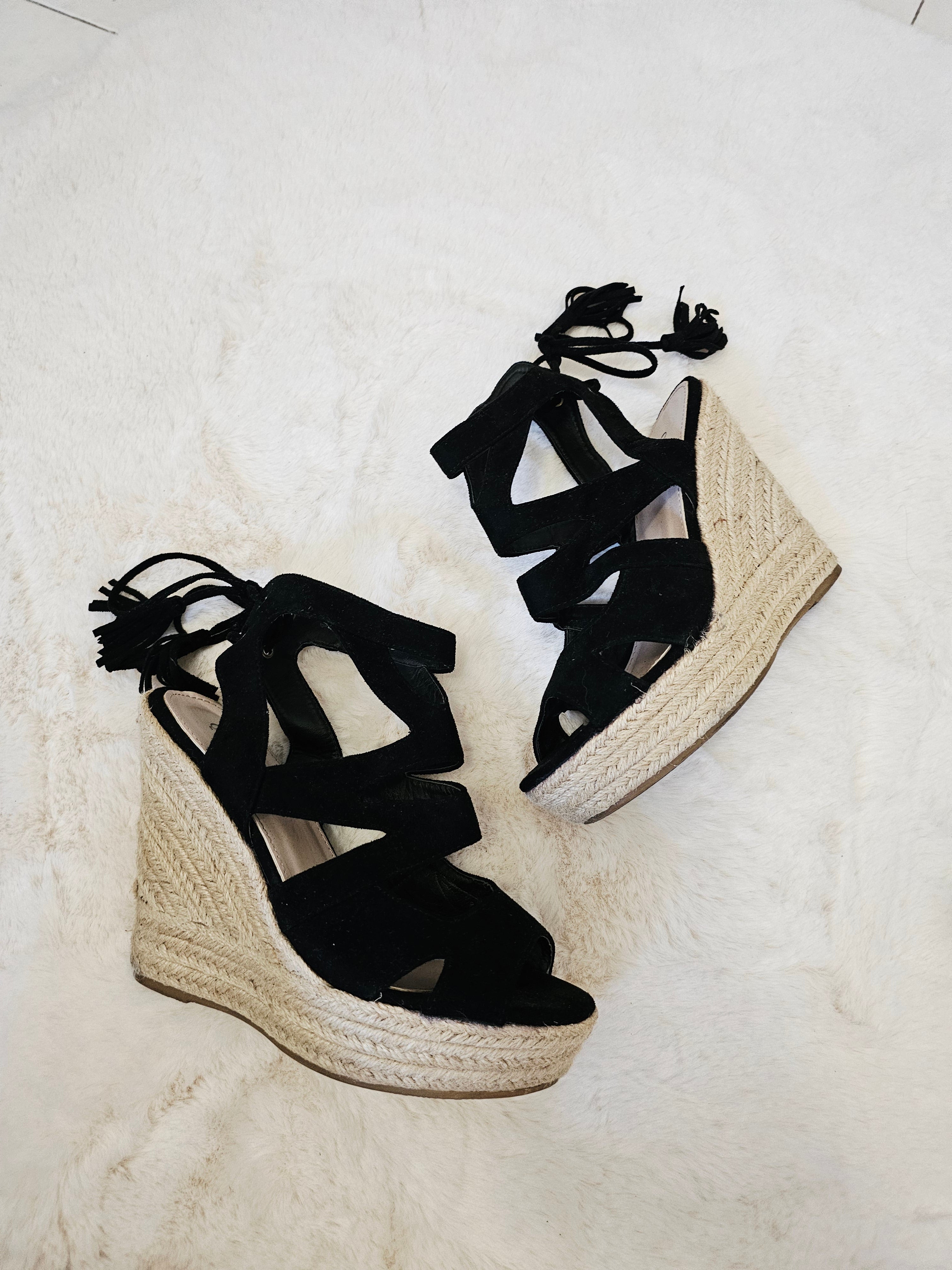 Sandales Compensées Style Espadrilles en Suédine Noire – QUEEN VIVI | Pointure 39