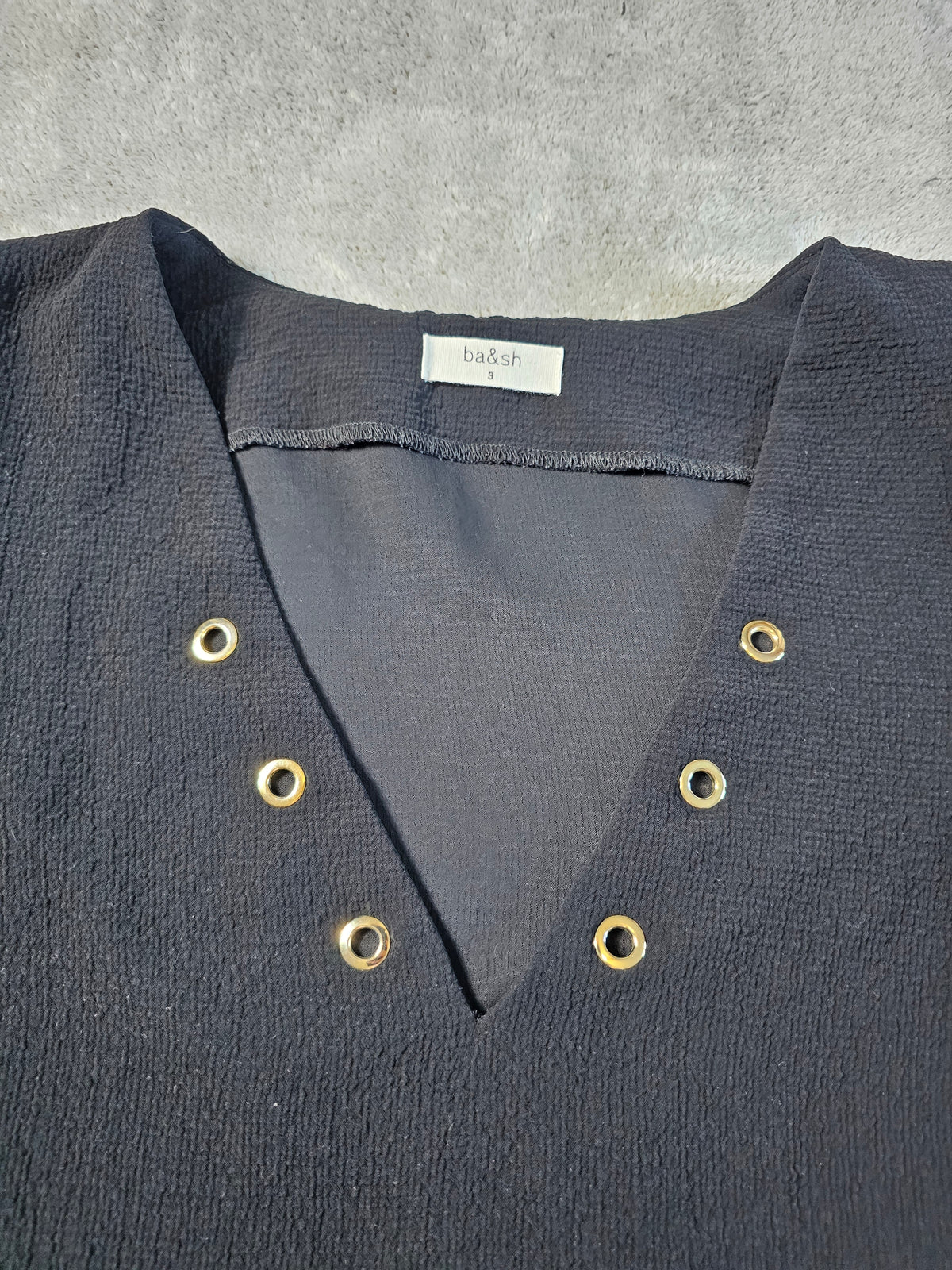 Blouse Noire Texturée à Œillets Dorés "CHESTERFIELD" – BA&SH | Taille 3 / L