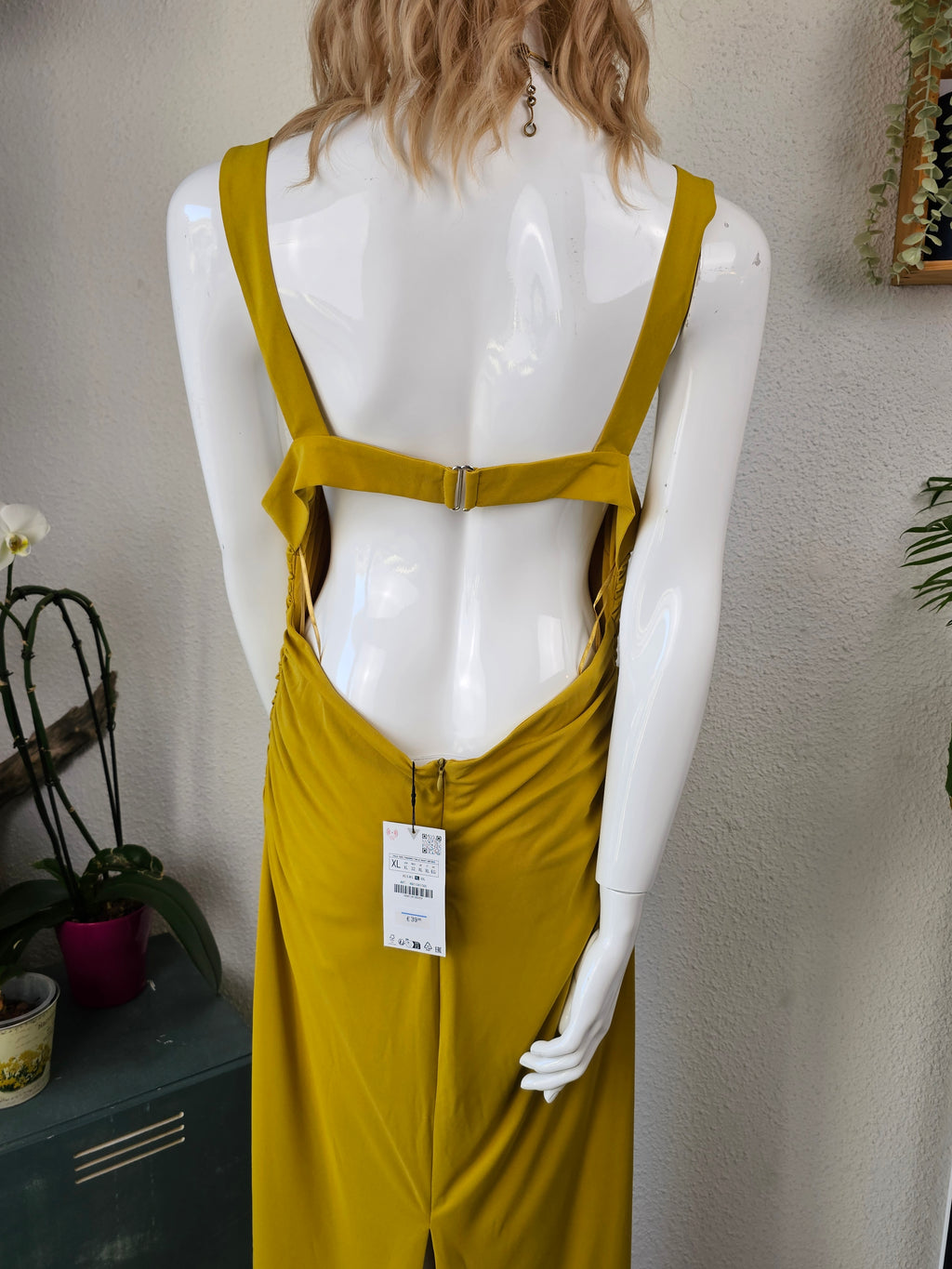 Robe Longue Drapée jaune moutarde Dos Nu Graphique – ZARA | Taille XL